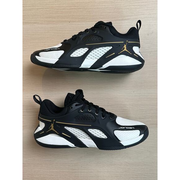 Jordan Heir White and Black Basketball Sneaker - Size 7.5M - Mint main image 8